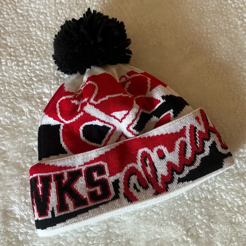 Reebok Blackhawks Pom Beanie - Red, Black, White